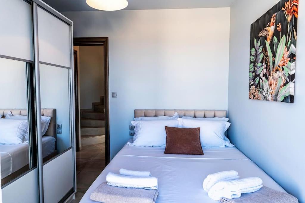 Zefyros Suite , Seafront Retreat ! Panormos  Экстерьер фото